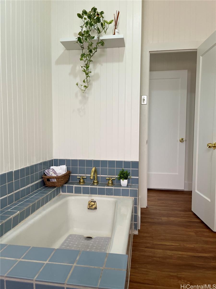 710  Hausten Street Moiliili, Honolulu home - photo 11 of 15