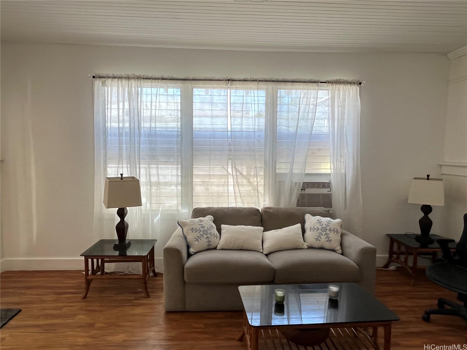 710  Hausten Street Moiliili, Honolulu home - photo 3 of 15