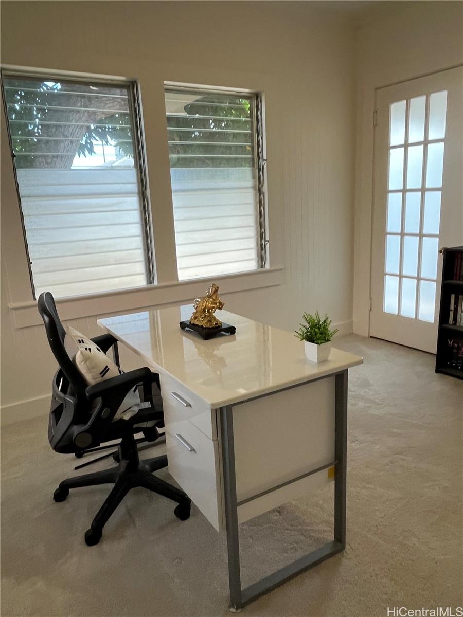 710  Hausten Street Moiliili, Honolulu home - photo 8 of 15