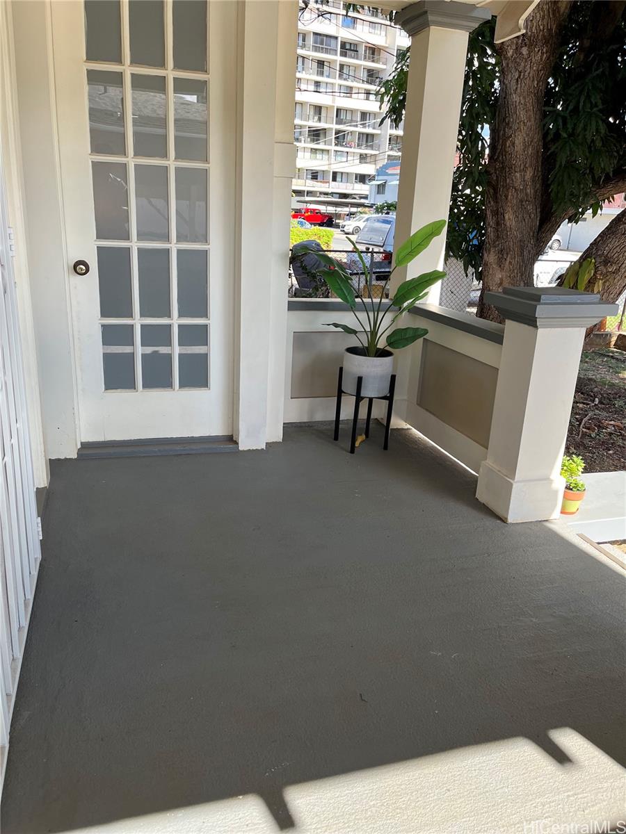 710  Hausten Street Moiliili, Honolulu home - photo 9 of 15