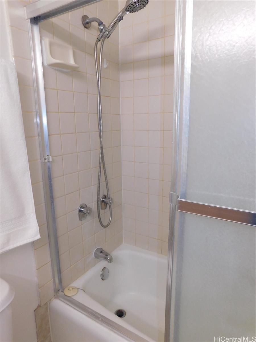 Lunalilo Tower condo # 301, Honolulu, Hawaii - photo 17 of 21