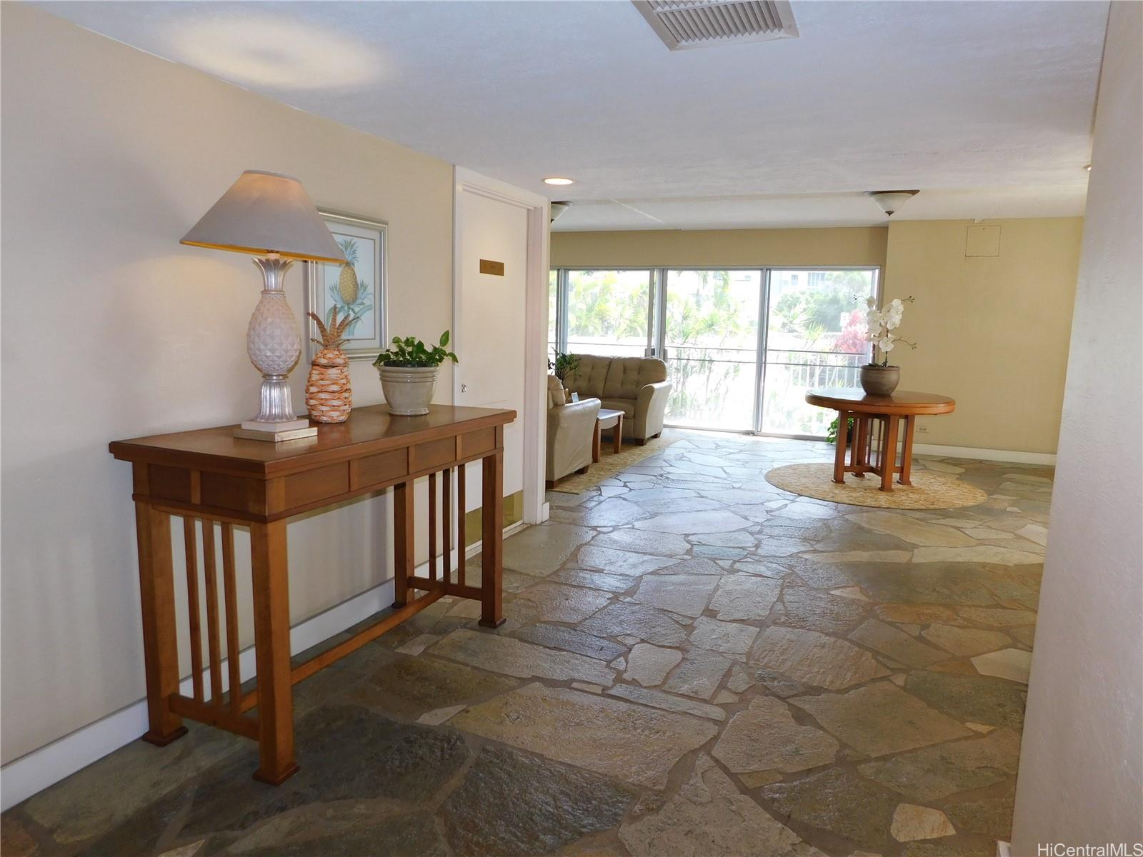 Lunalilo Tower condo # 301, Honolulu, Hawaii - photo 19 of 21