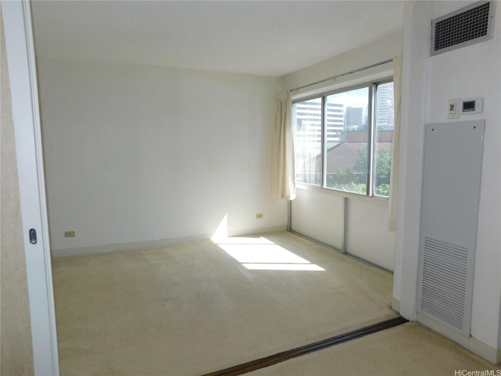 Lunalilo Tower condo # 301, Honolulu, Hawaii - photo 4 of 14