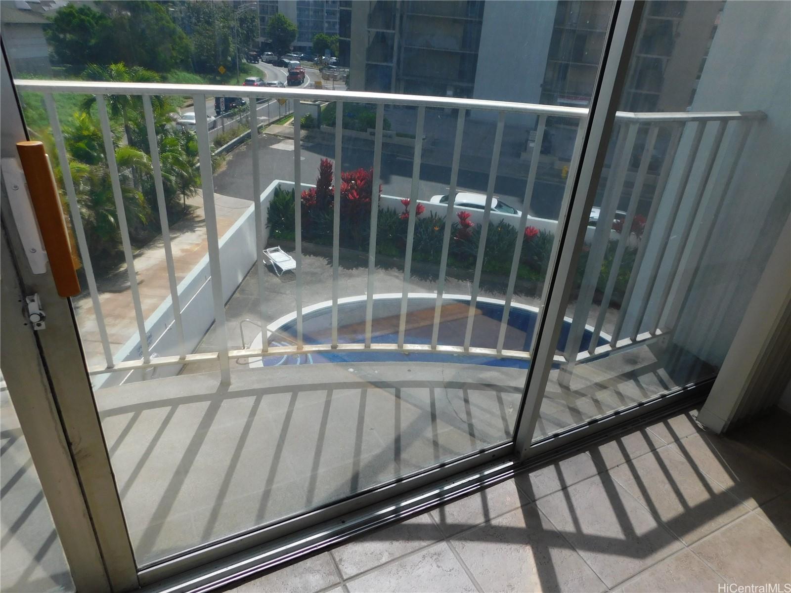 Lunalilo Tower condo # 301, Honolulu, Hawaii - photo 7 of 14