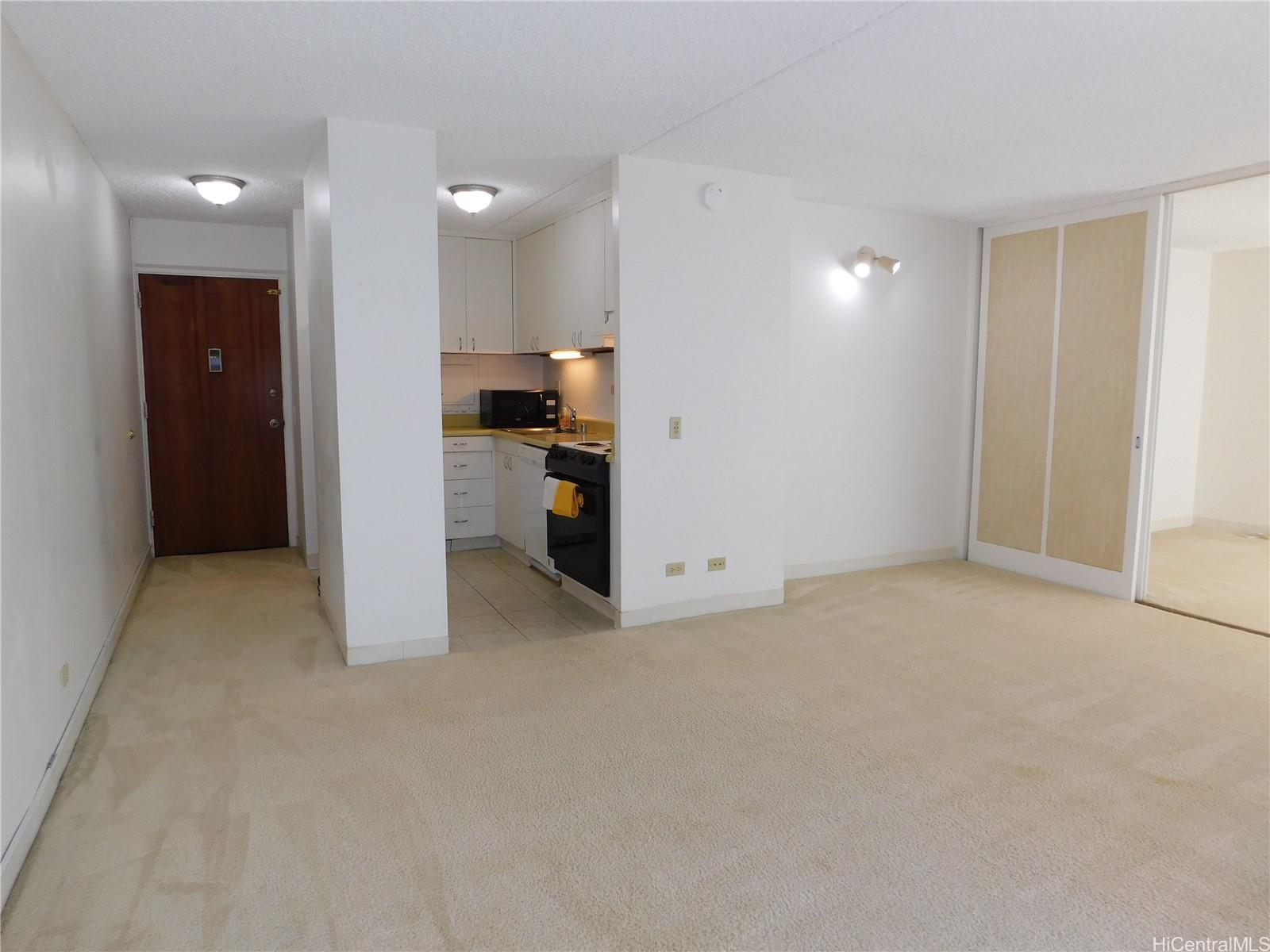 Lunalilo Tower condo # 301, Honolulu, Hawaii - photo 8 of 14