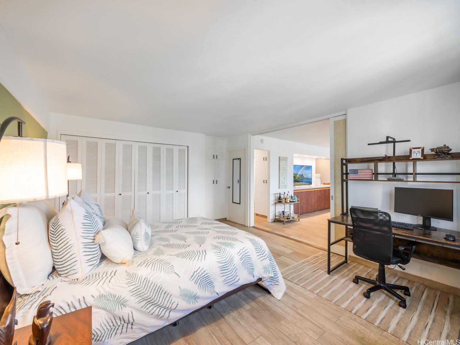 Lunalilo Tower condo # 402, Honolulu, Hawaii - photo 11 of 24