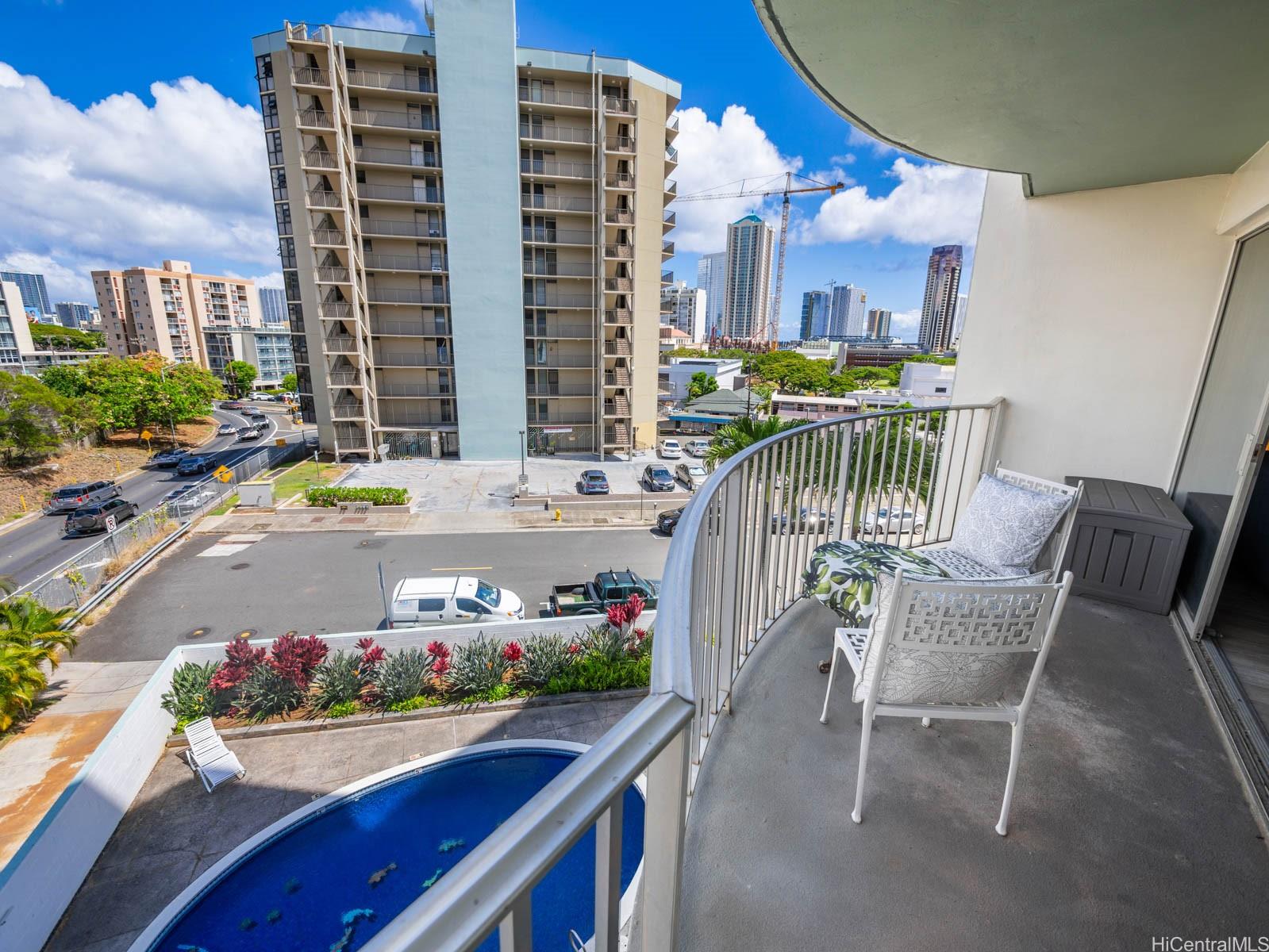 Lunalilo Tower condo # 402, Honolulu, Hawaii - photo 15 of 24