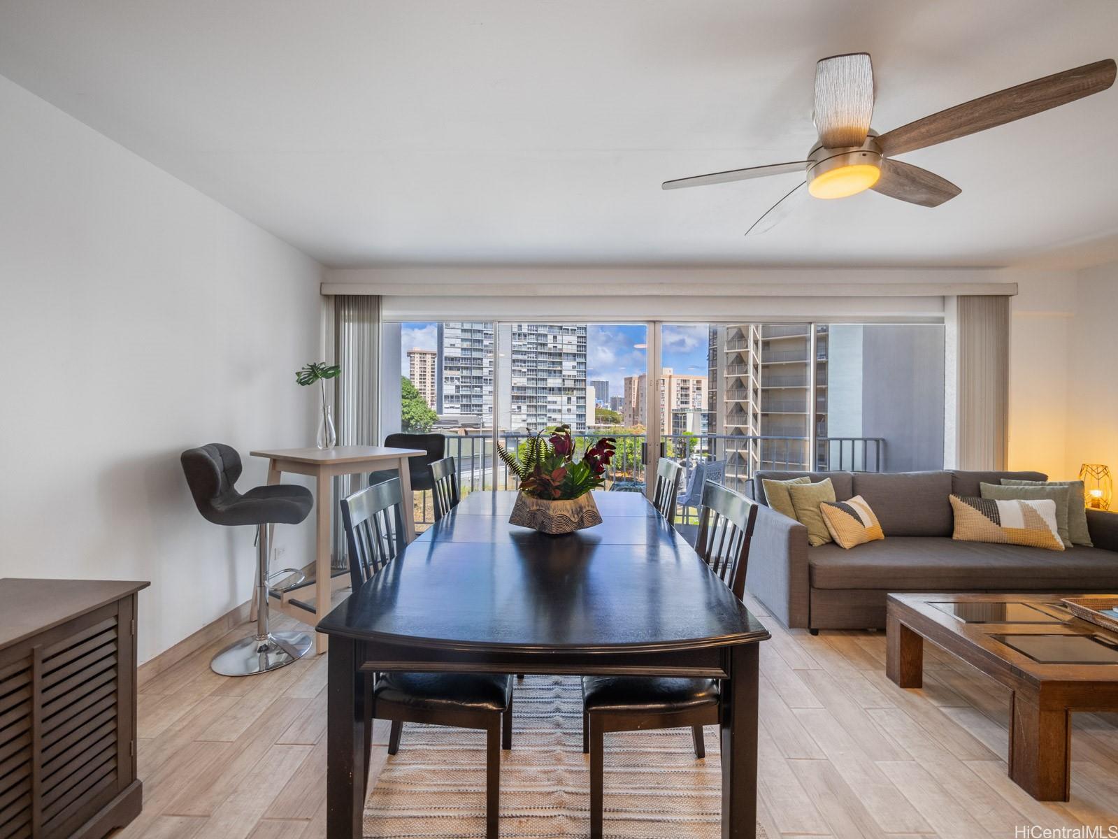 Lunalilo Tower condo # 402, Honolulu, Hawaii - photo 4 of 24