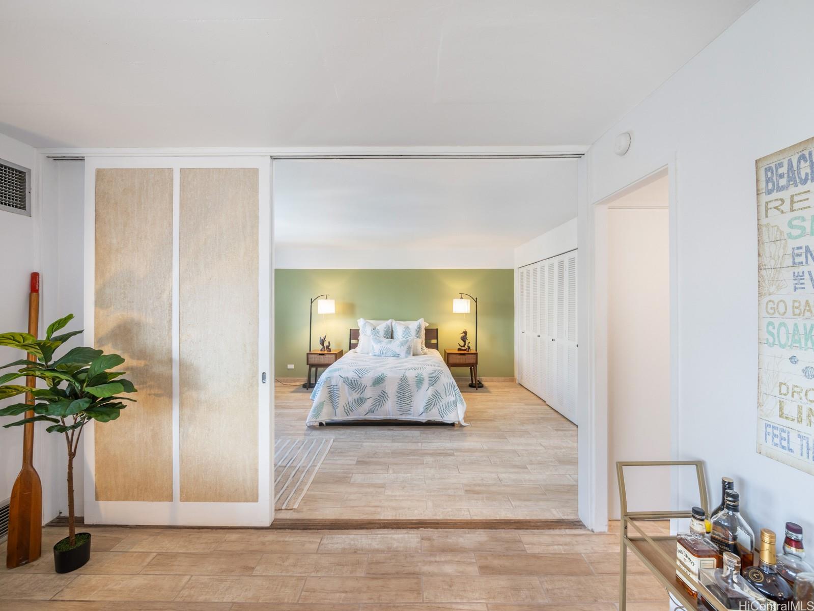 Lunalilo Tower condo # 402, Honolulu, Hawaii - photo 9 of 20