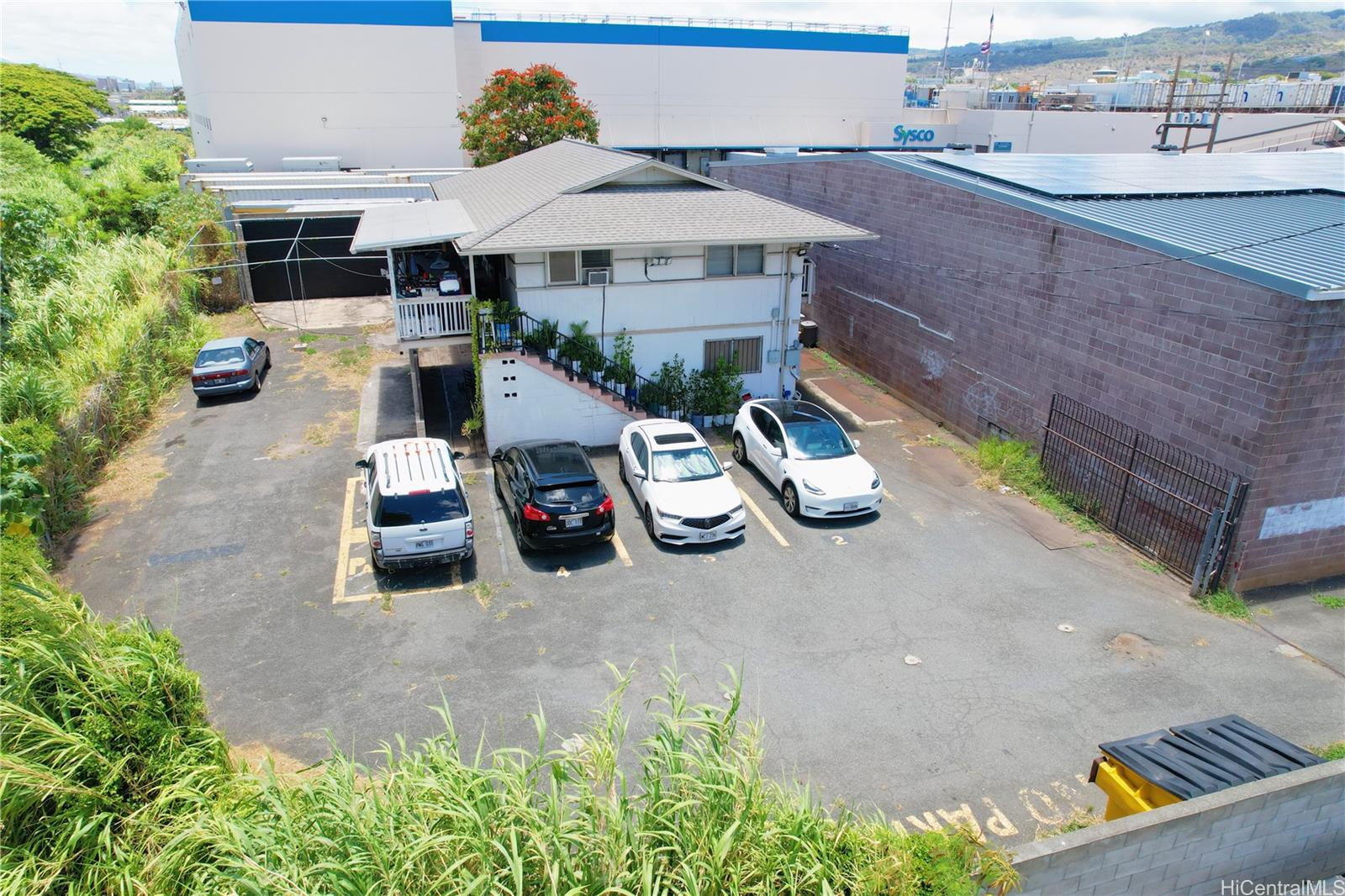 710 Umi Street Honolulu - Multi-family - photo 2 of 13