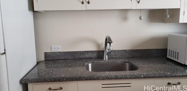 711 Birch Street Honolulu - Rental - photo 6 of 7