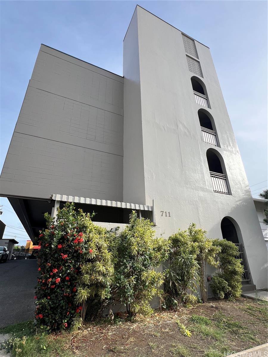 711 Kamuela Ave Honolulu - Rental - photo 4 of 8
