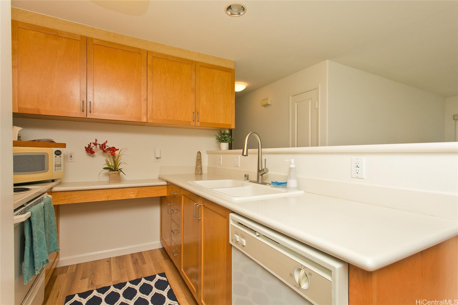 7128 HAWAII KAI Drive townhouse # 97, Honolulu, Hawaii - photo 8 of 15