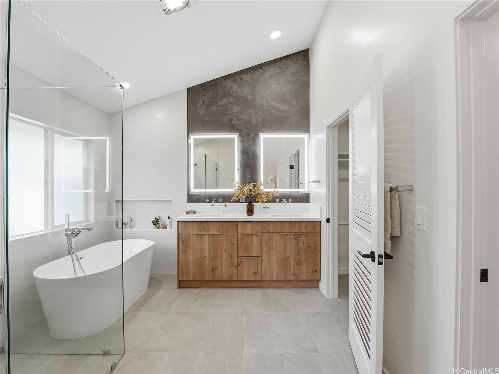 7157  Makaa Street Anchorage, Hawaii Kai home - photo 16 of 25