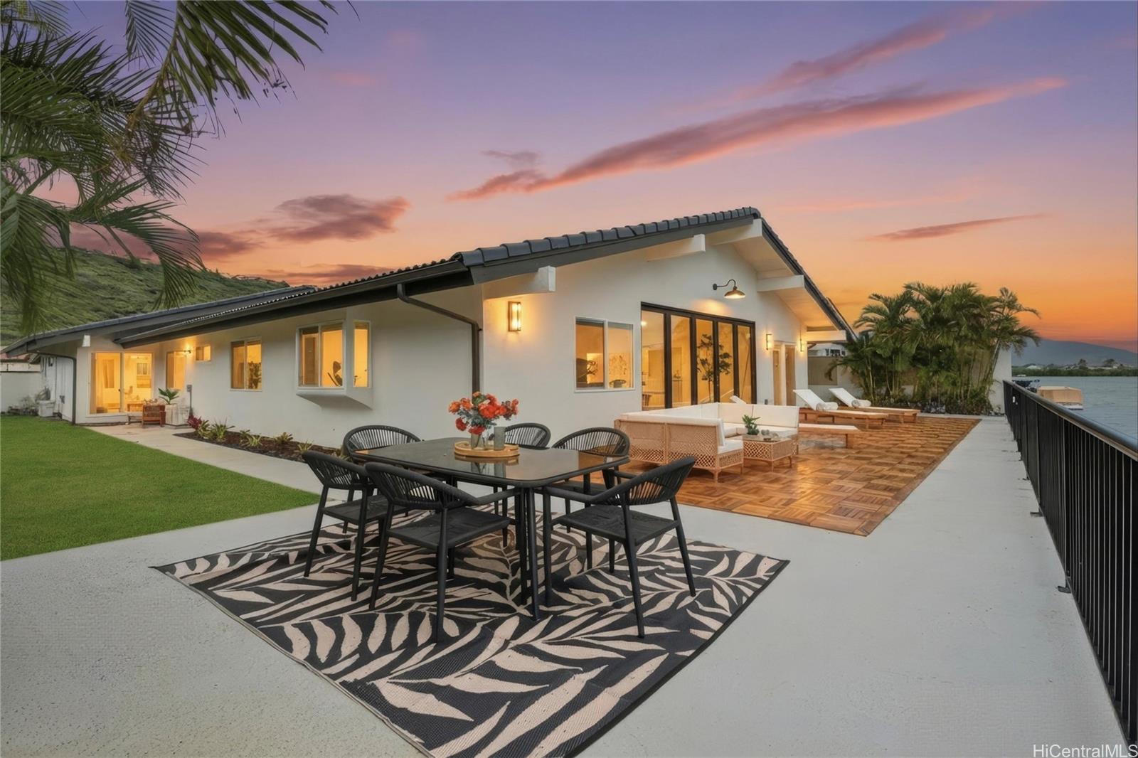 7157  Makaa Street Anchorage, Hawaii Kai home - photo 3 of 25