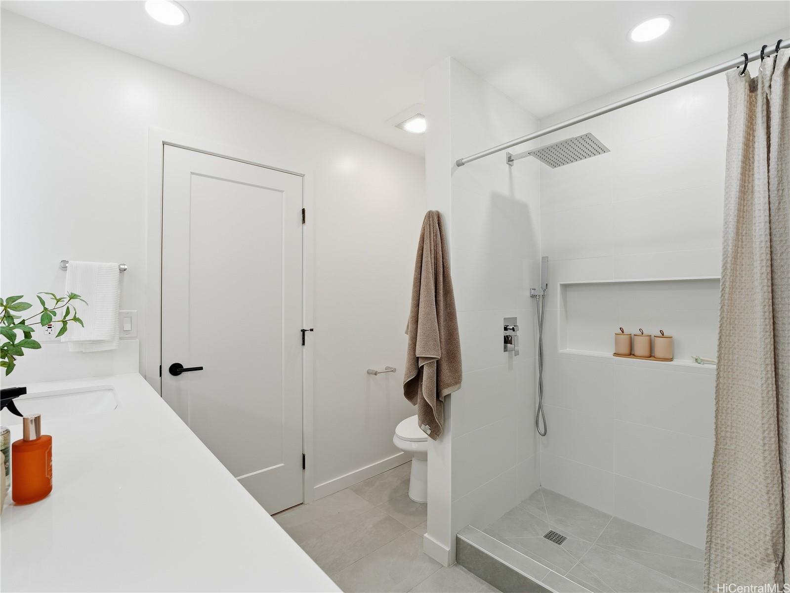 7157  Makaa Street Anchorage, Hawaii Kai home - photo 21 of 25