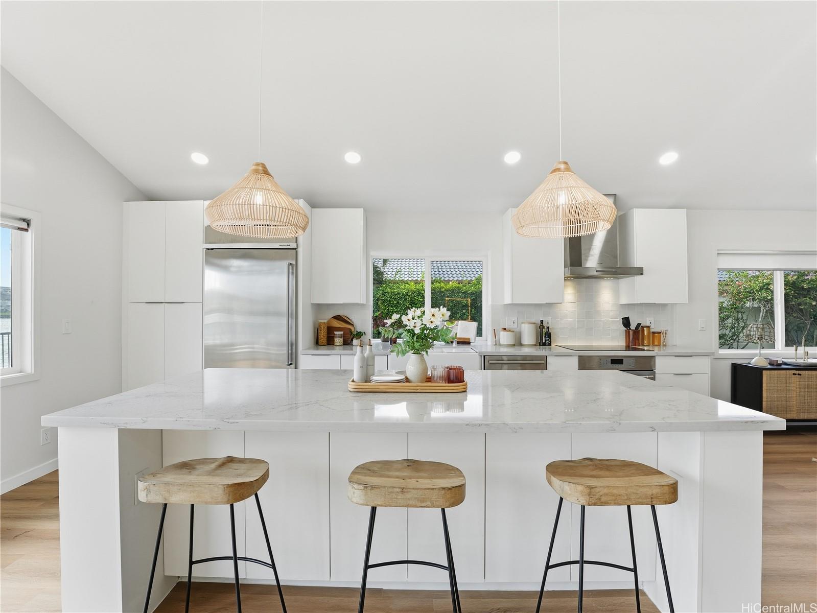 7157  Makaa Street Anchorage, Hawaii Kai home - photo 8 of 25