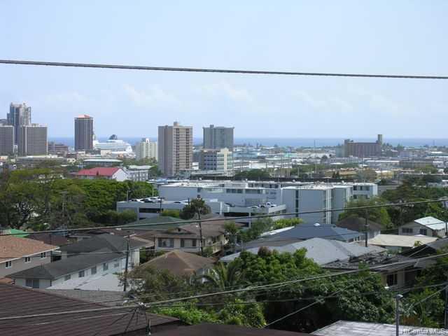 716  N Judd St Alewa Heights, Honolulu home - photo 5 of 7