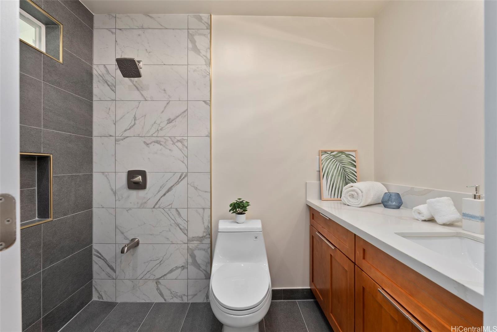 7172  Naakea Street Mariners Cove, Hawaii Kai home - photo 11 of 25