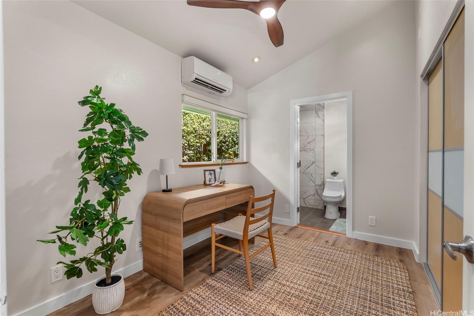 7172  Naakea Street Mariners Cove, Hawaii Kai home - photo 9 of 25