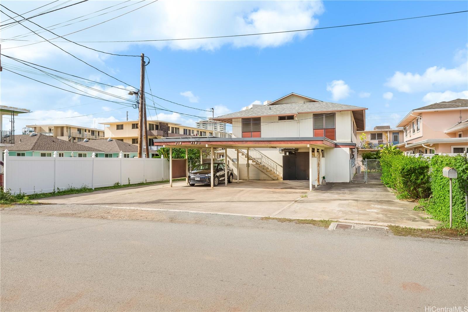 718 Kaaloa Street Honolulu - Multi-family - photo 2 of 23