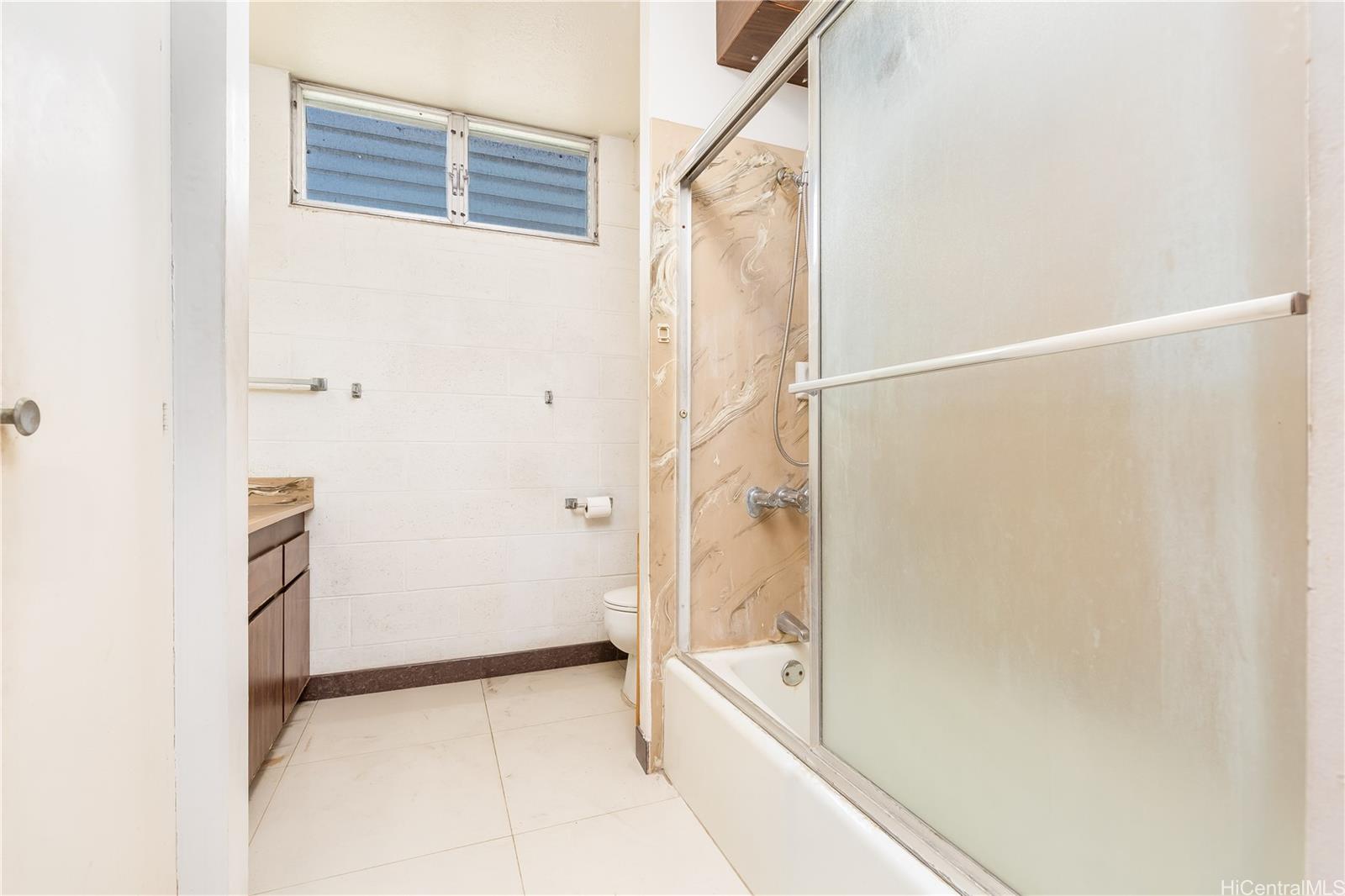 718 Kaaloa Street Honolulu - Multi-family - photo 12 of 23