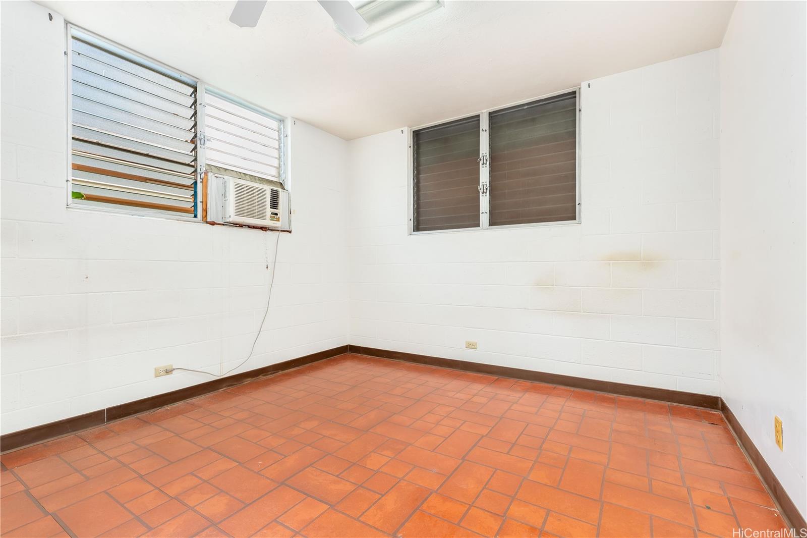 718 Kaaloa Street Honolulu - Multi-family - photo 14 of 23