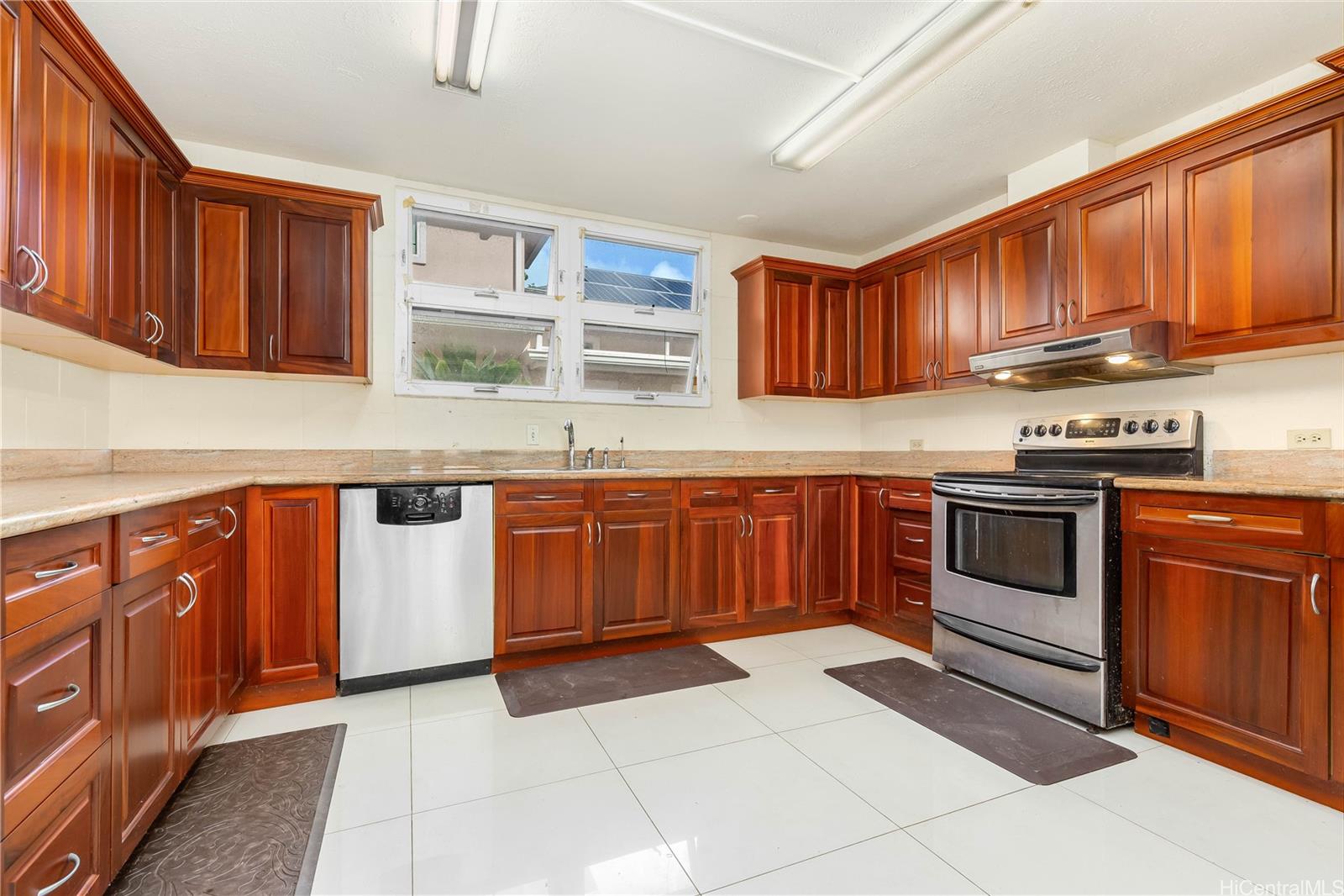 718 Kaaloa Street Honolulu - Multi-family - photo 7 of 23