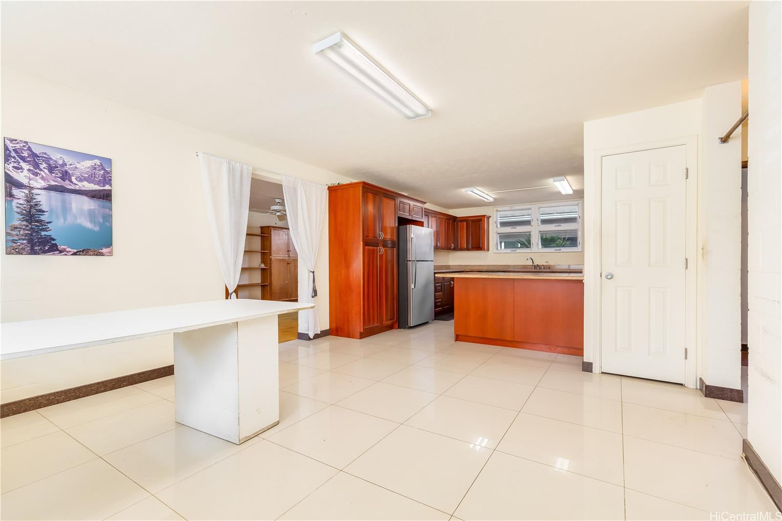 718 Kaaloa Street Honolulu - Multi-family - photo 9 of 23