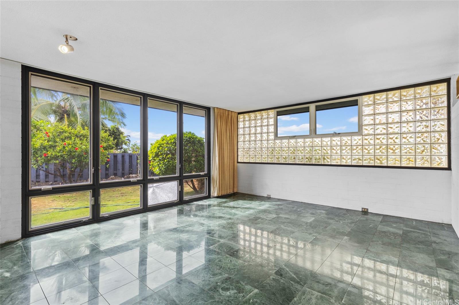 719  Elepaio Street Kahala Area, Diamond Head home - photo 11 of 21