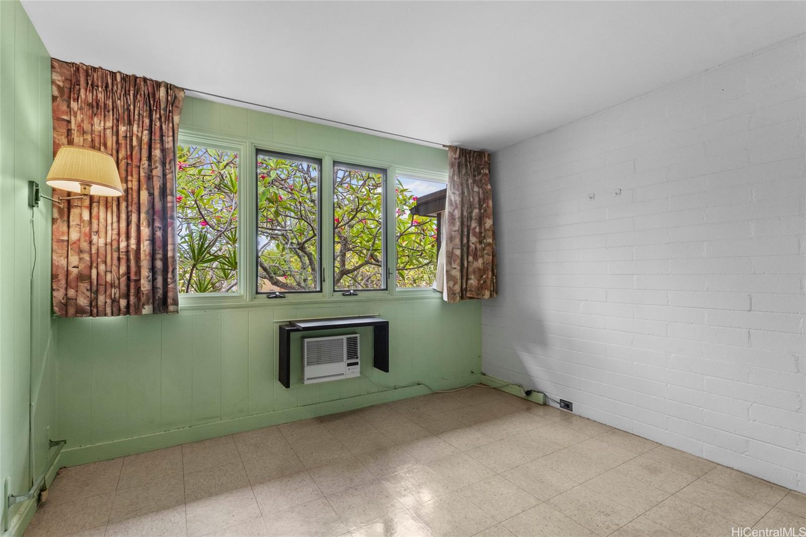 719  Elepaio Street Kahala Area, Diamond Head home - photo 5 of 21
