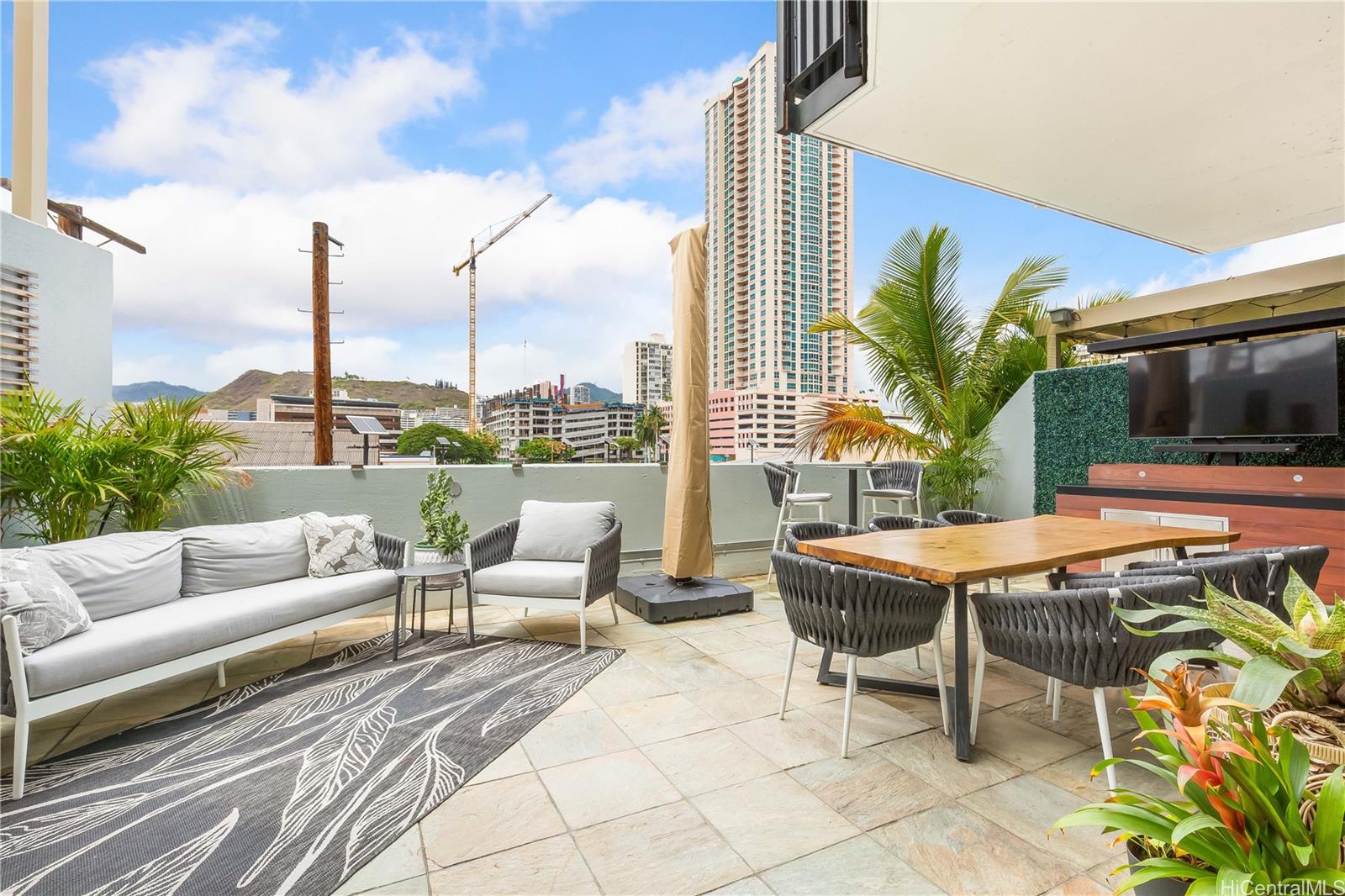 The Vanguard Lofts condo # 303, Honolulu, Hawaii - photo 2 of 25