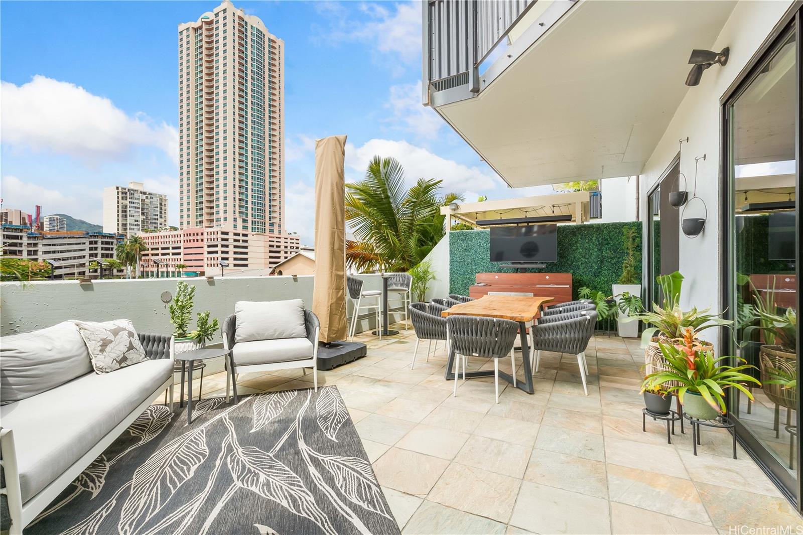 The Vanguard Lofts condo # 303, Honolulu, Hawaii - photo 3 of 25