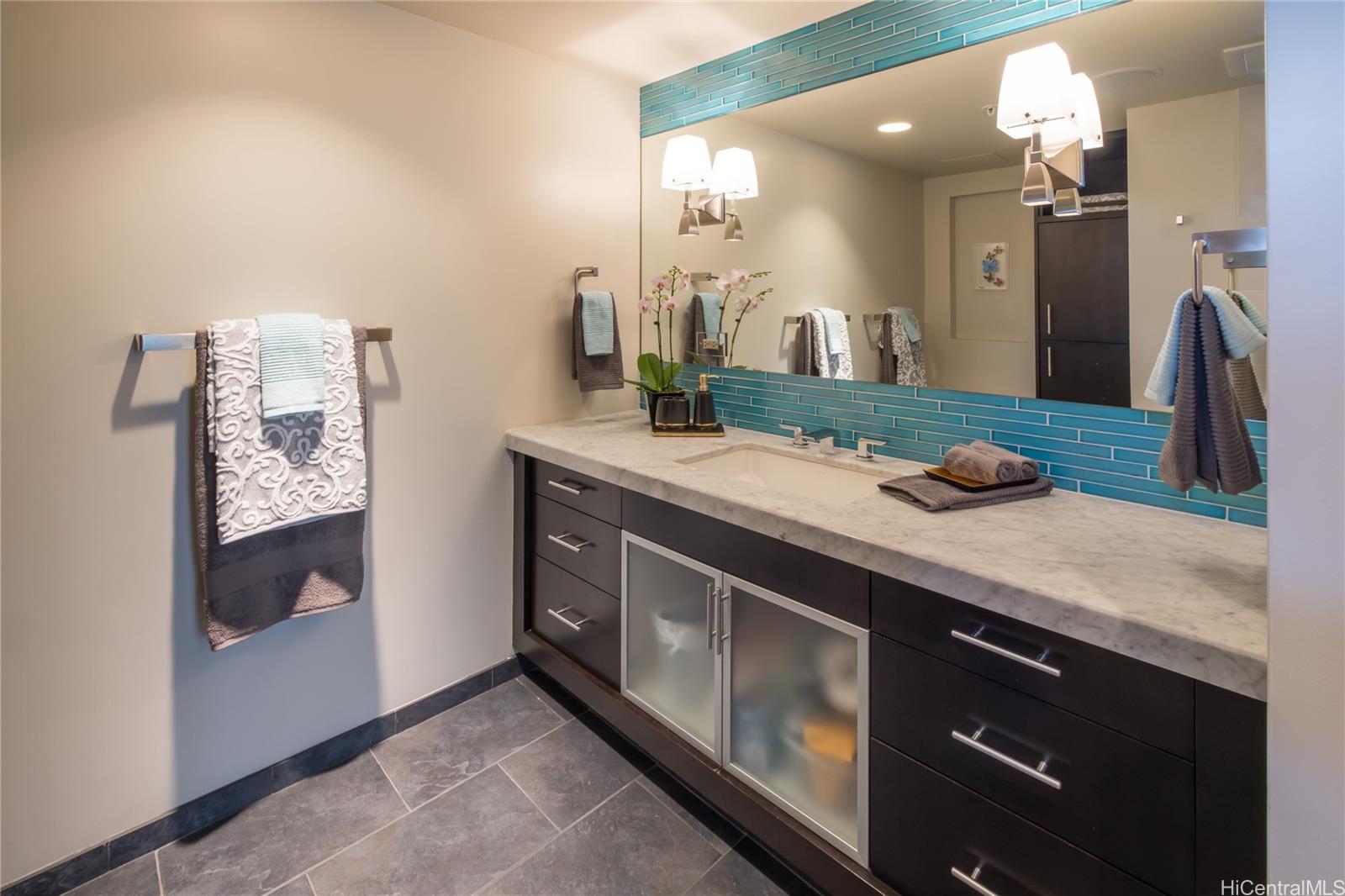 720 Kapiolani Blvd Honolulu - Rental - photo 16 of 25