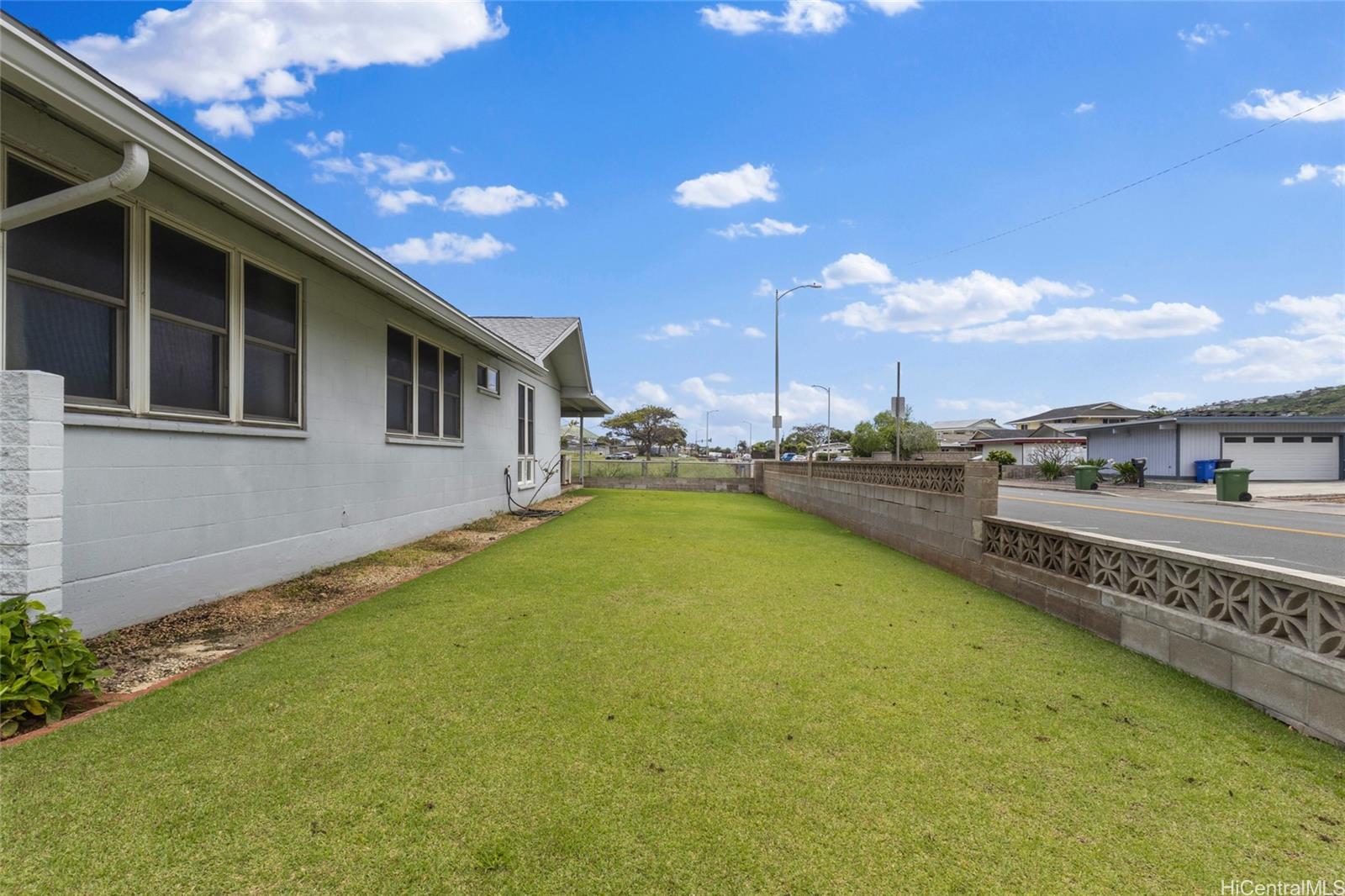 7203  Kipu Place Mariners Valley, Hawaii Kai home - photo 22 of 25