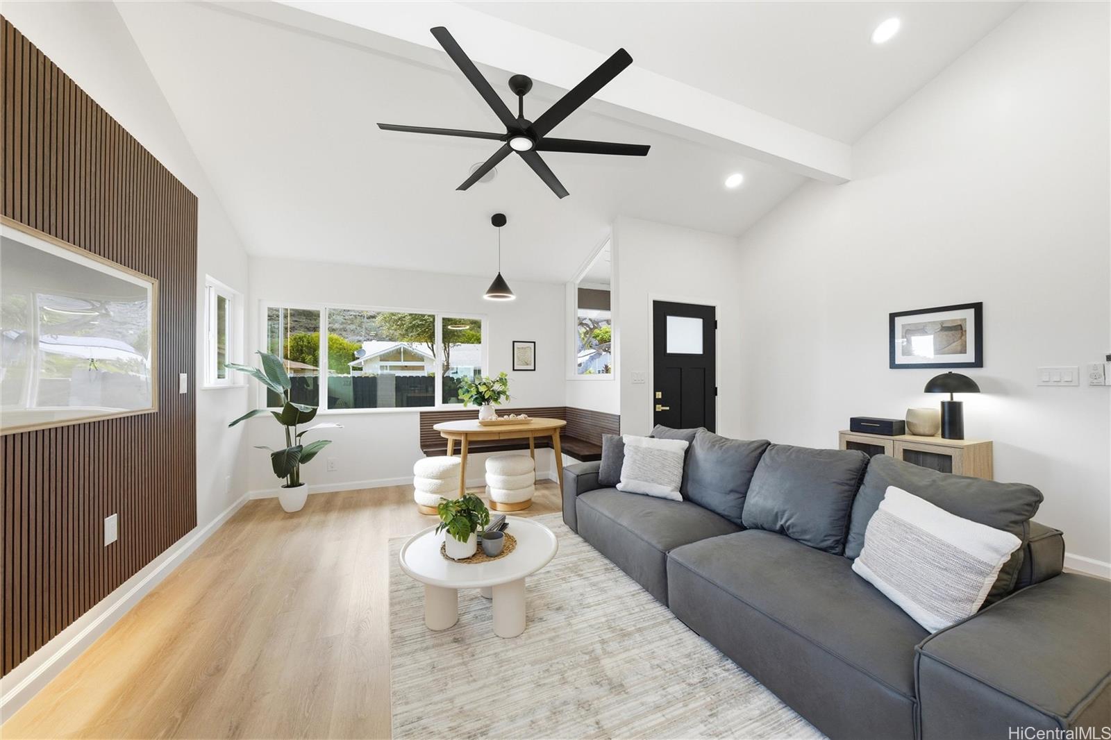 7203  Opaekaa Street Mariners Valley, Hawaii Kai home - photo 2 of 25