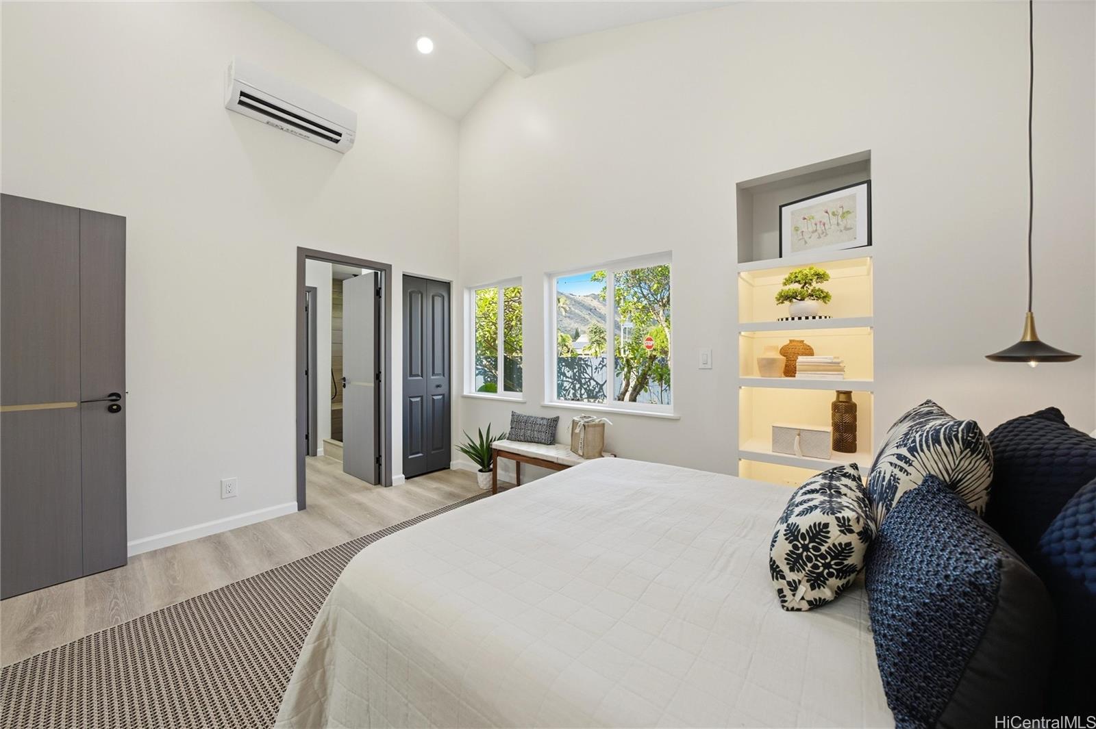 7203  Opaekaa Street Mariners Valley, Hawaii Kai home - photo 11 of 25