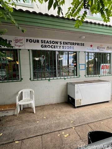 721  Mokauea Street Kapalama, Honolulu home - photo 4 of 6