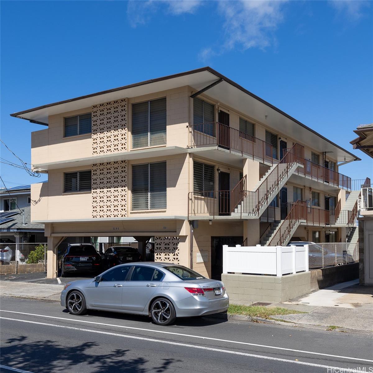 722 University Ave Honolulu Oahu commercial real estate photo2 of 25