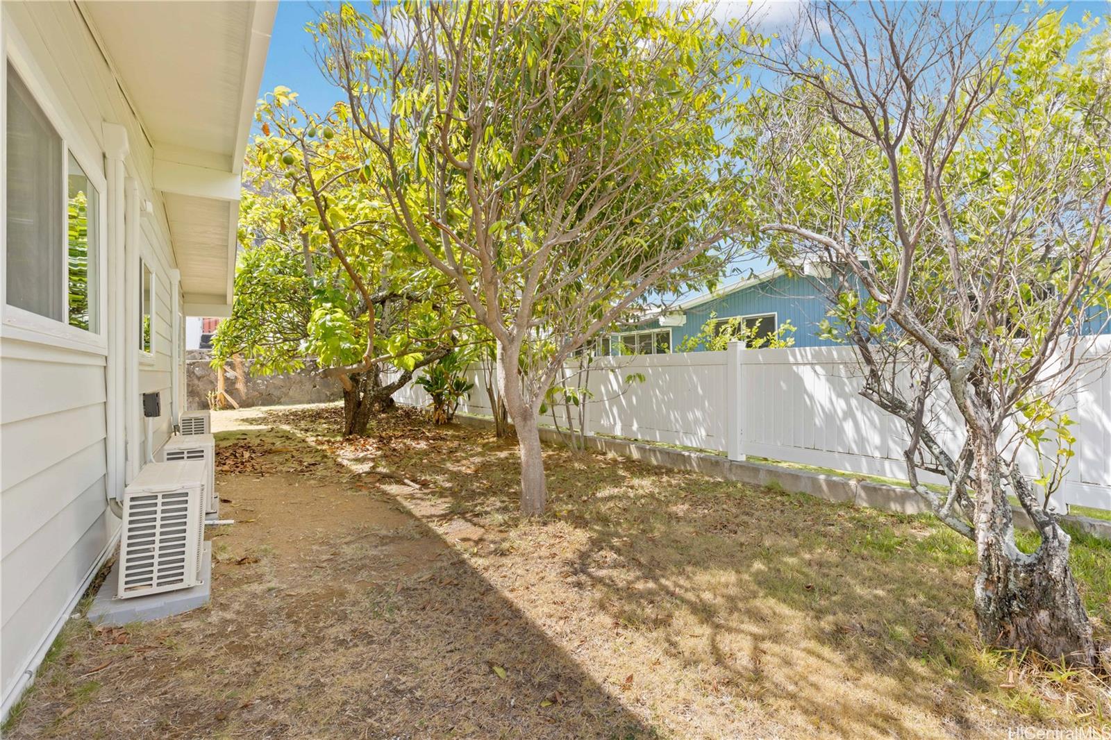 7227  Pikoni Place Koko Head Terrace, Hawaii Kai home - photo 21 of 25