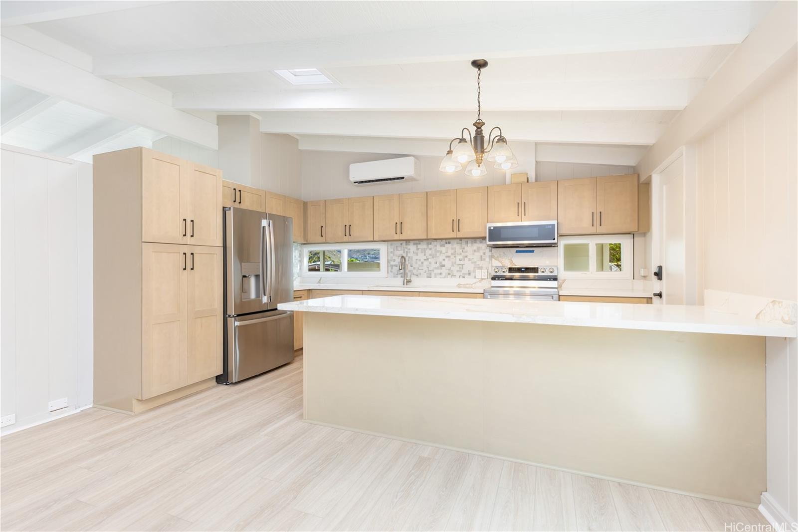 7227  Pikoni Place Koko Head Terrace, Hawaii Kai home - photo 6 of 25