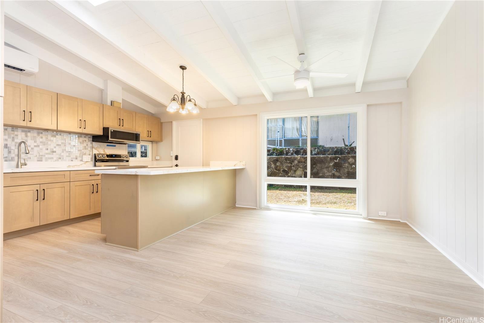 7227  Pikoni Place Koko Head Terrace, Hawaii Kai home - photo 8 of 25