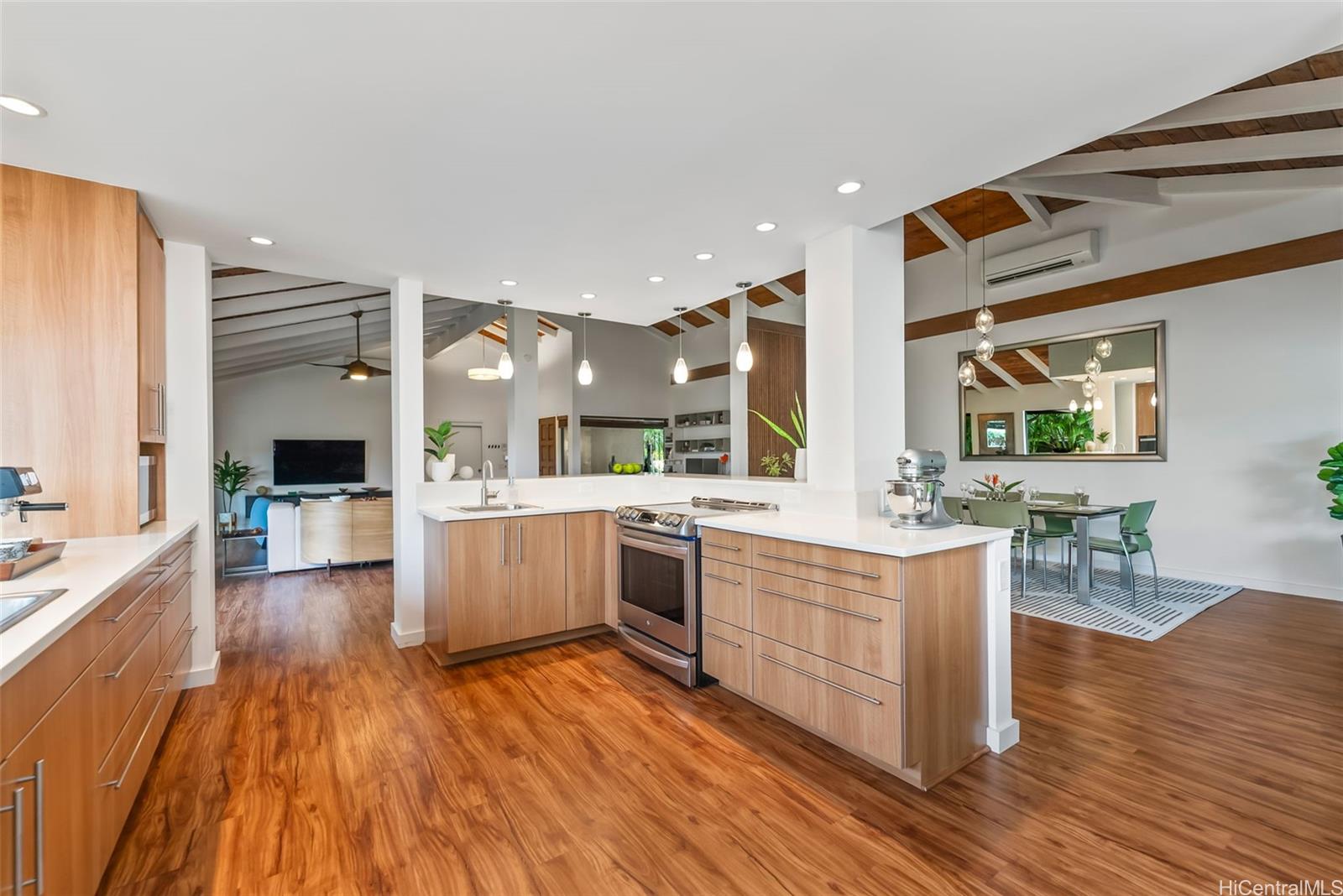 7228  Onohi Street Anchorage, Hawaii Kai home - photo 10 of 25