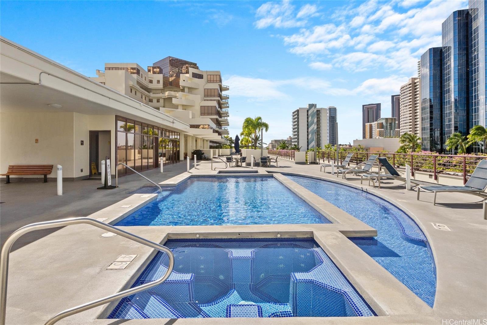 Imperial Plaza condo # 1005, Honolulu, Hawaii - photo 19 of 25