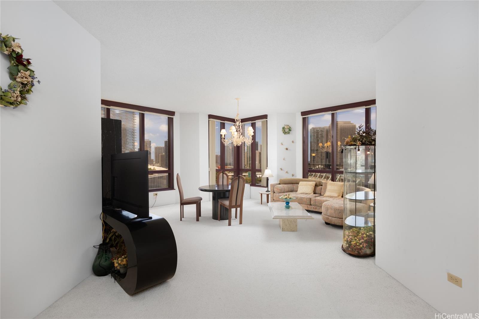 Imperial Plaza condo # 1201, Honolulu, Hawaii - photo 2 of 20