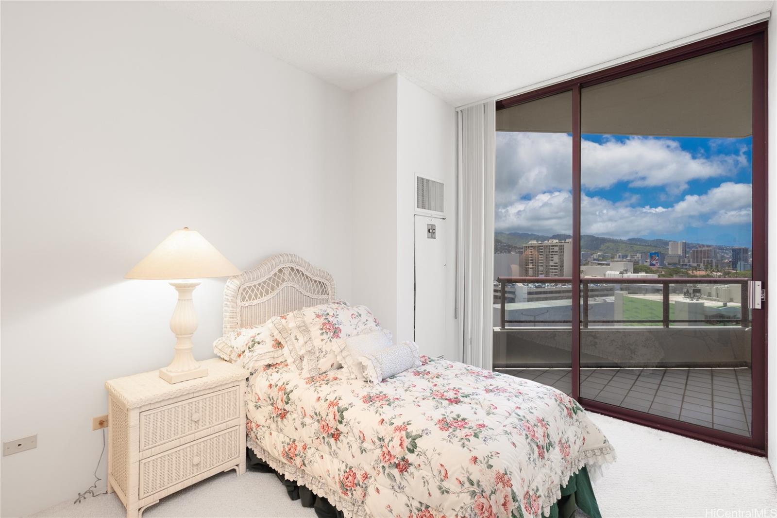 Imperial Plaza condo # 1201, Honolulu, Hawaii - photo 14 of 20