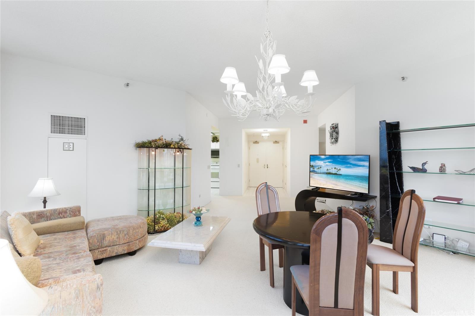 Imperial Plaza condo # 1201, Honolulu, Hawaii - photo 3 of 20