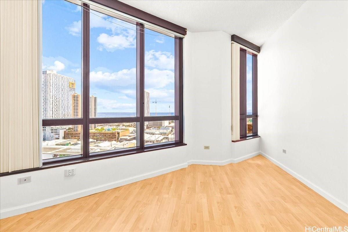 Imperial Plaza condo # 1802, Honolulu, Hawaii - photo 14 of 25