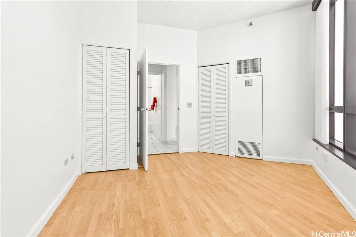 Imperial Plaza condo # 1802, Honolulu, Hawaii - photo 15 of 25