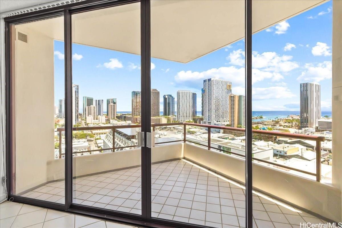 Imperial Plaza condo # 1802, Honolulu, Hawaii - photo 18 of 25